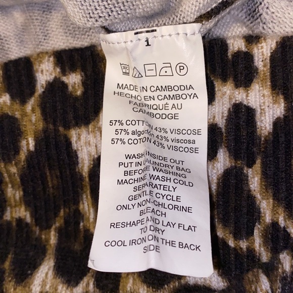 MICHAEL Michael Kors leopard print v-neck pullover sweater - Picture 7 of 7